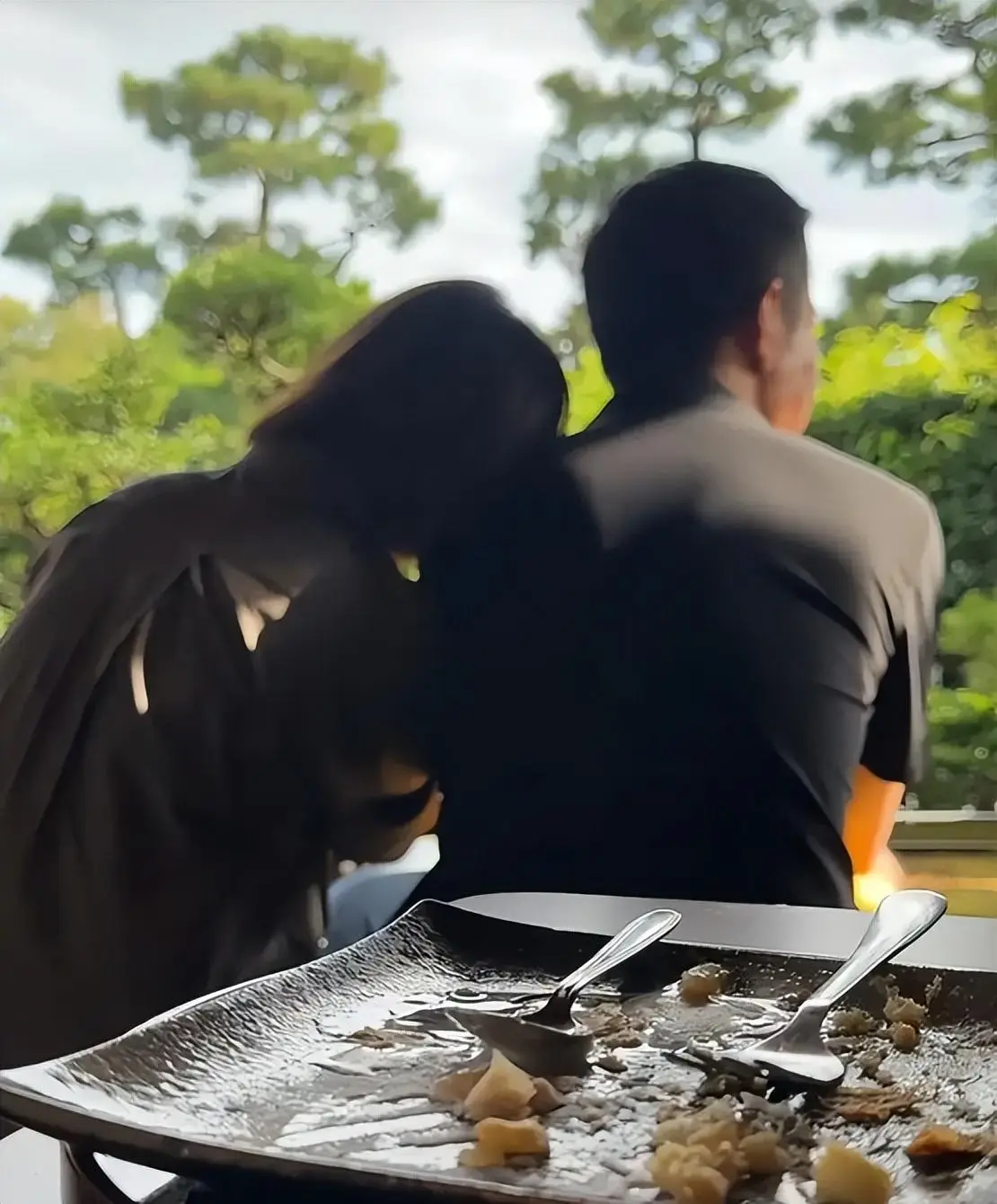 王冠婚讯 王冠尼格买提 王冠41岁结婚_央视记者王冠老婆