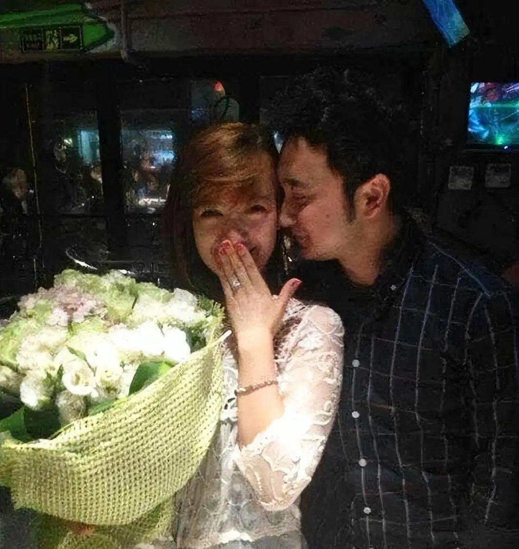 央视记者王冠老婆_王冠婚讯 王冠尼格买提 王冠41岁结婚