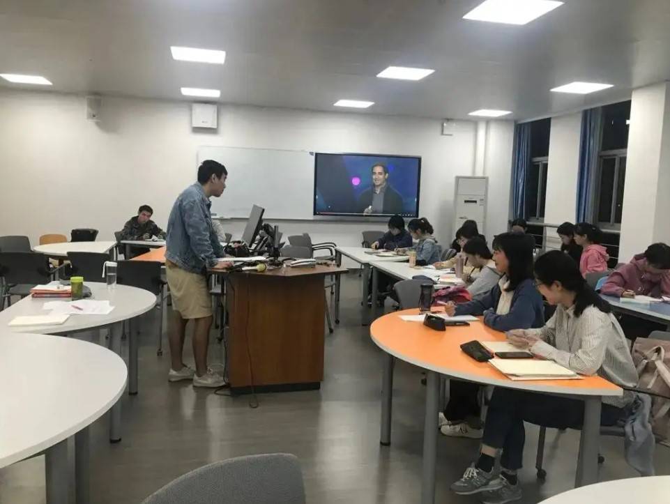 同等学力申硕流程_在职研究生与全日制研究生区别_在职硕士研修班