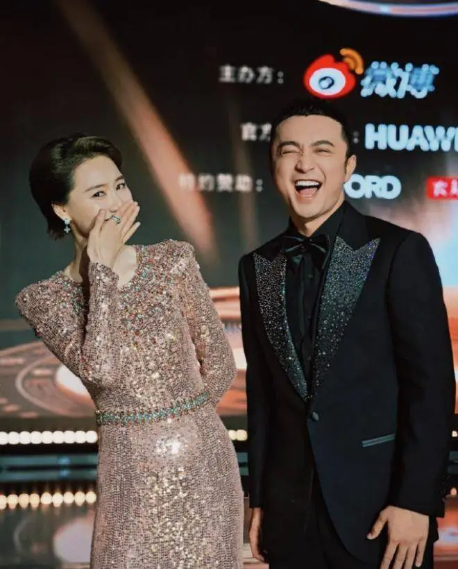 央视记者王冠老婆_王冠与李先生结婚_王冠官宣结婚