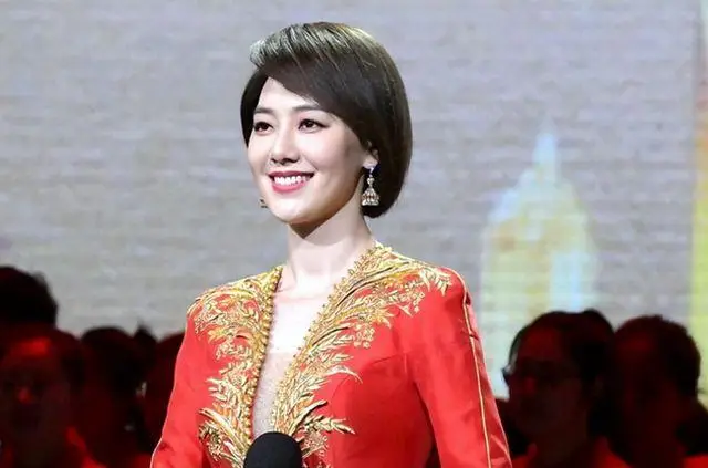 王冠与李先生结婚_王冠官宣结婚_央视记者王冠老婆