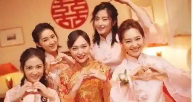 王冠官宣结婚 夫妻日常 王冠老公是谁_央视记者王冠老婆