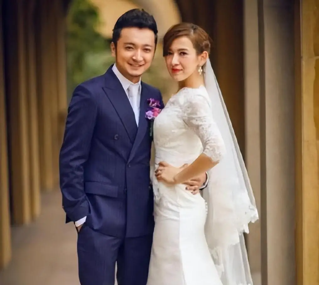 央视记者王冠老婆_王冠 央视主持人 风流韵事