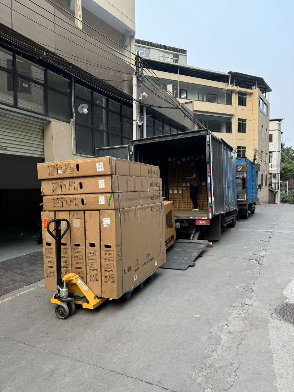 tcl p301_网购电视维权 退货地址错误 凯威公司电视机