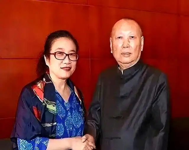 性书法第一人_中国第一位书法教授 尉天池 书法教育史