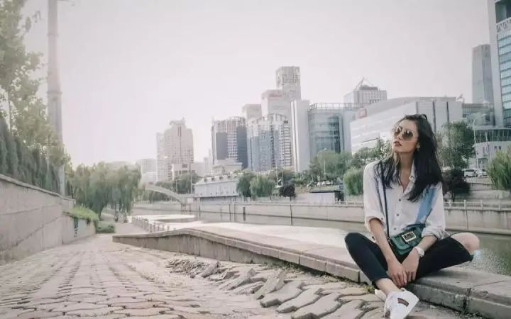 想拍好看照片，3个构图，2种光线，6个姿势，学会越拍越好看