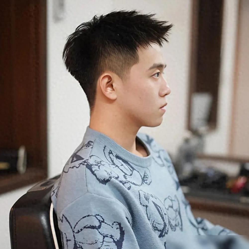 男生烫发趋势_男生烫发发型推荐_男士烫头发有几种烫法