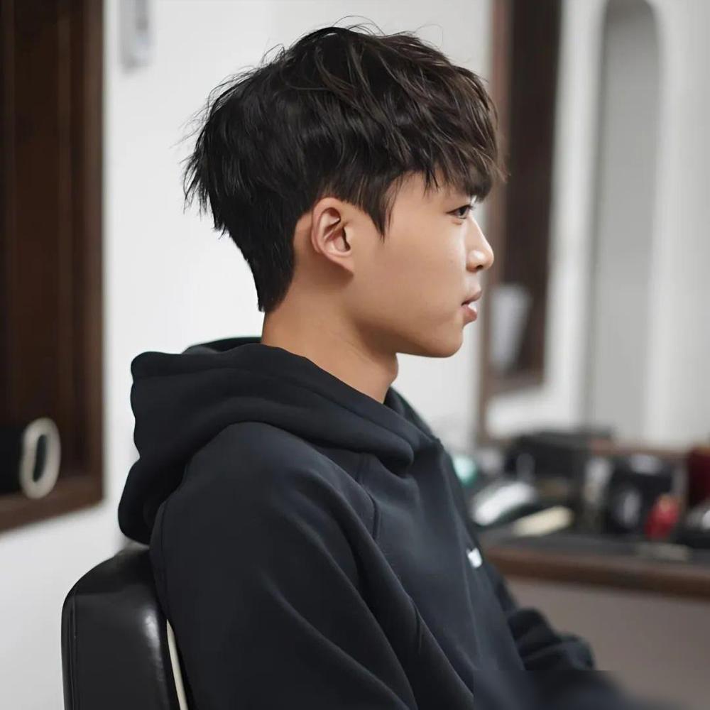 男生烫发发型推荐_男生烫发趋势_男士烫头发有几种烫法