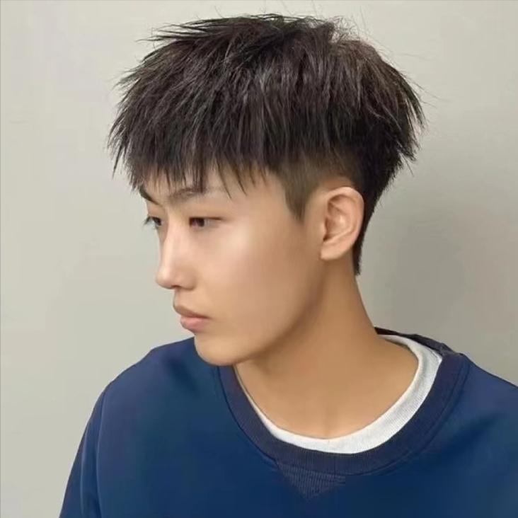 男士烫头发有几种烫法_男生烫发趋势_男生烫发发型推荐