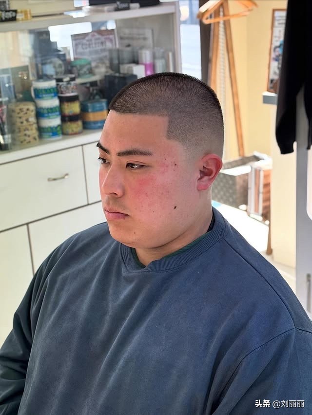 日式男士渐变发型_清爽寸头渐变系列_男士烫头发有几种烫法