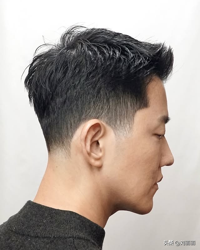 男士烫头发有几种烫法_男士发型攻略_男士发型选择技巧