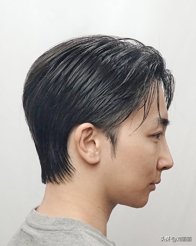 男士发型攻略_男士烫头发有几种烫法_男士发型选择技巧