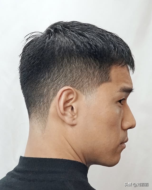 男士烫头发有几种烫法_男士发型选择技巧_男士发型攻略
