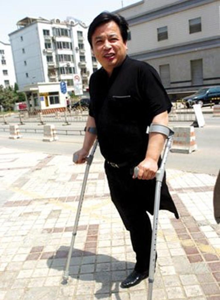 徐良 独腿英雄 春节联欢晚会_徐良结婚了吗