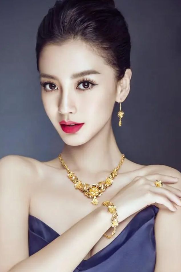 刘德华参加黄晓明婚礼了吗_杨颖靠黄晓明上位内幕_杨颖如何上位与下坡