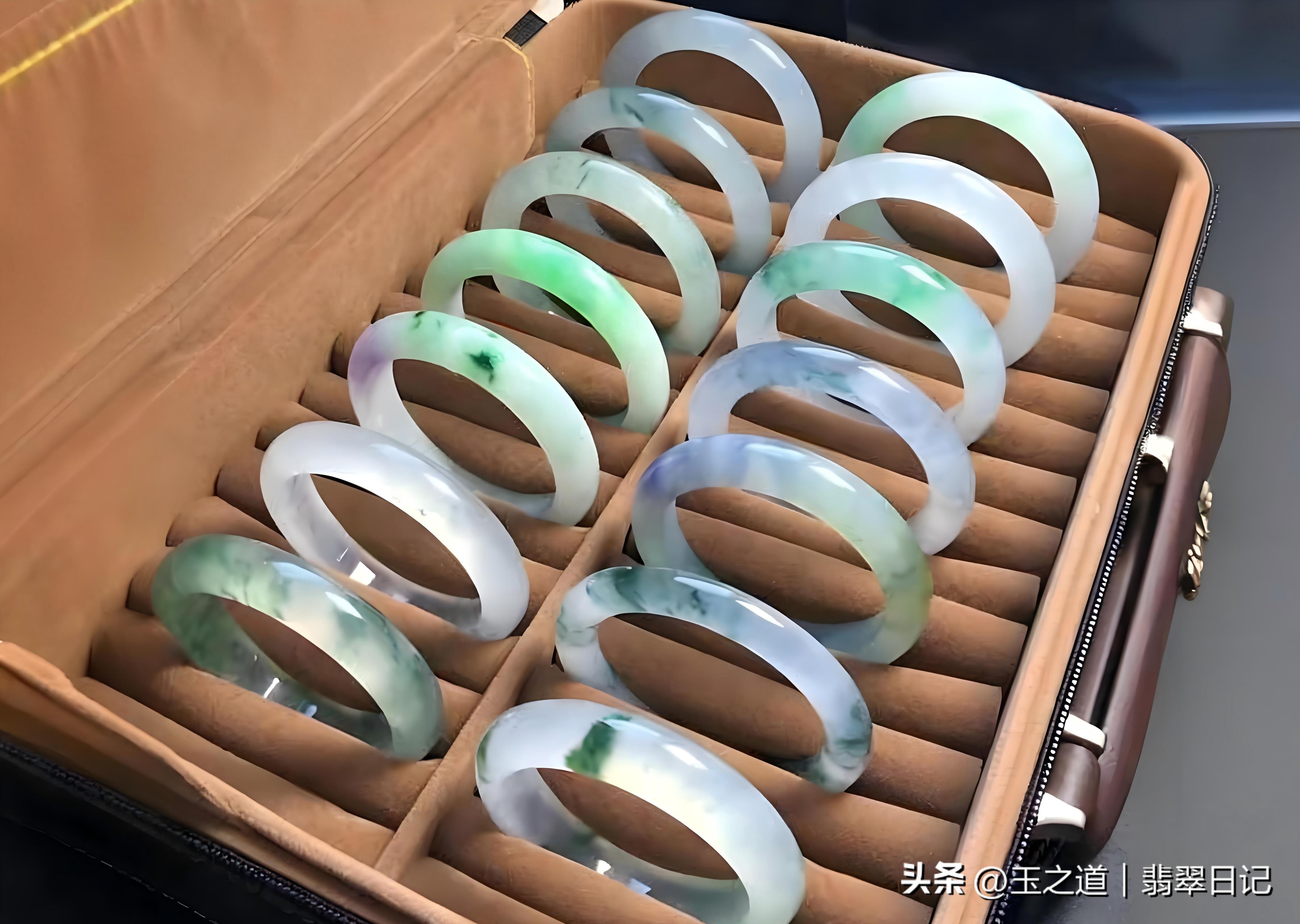 手镯左右手佩戴讲究_手镯材质选择_108颗佛珠手链戴哪只手