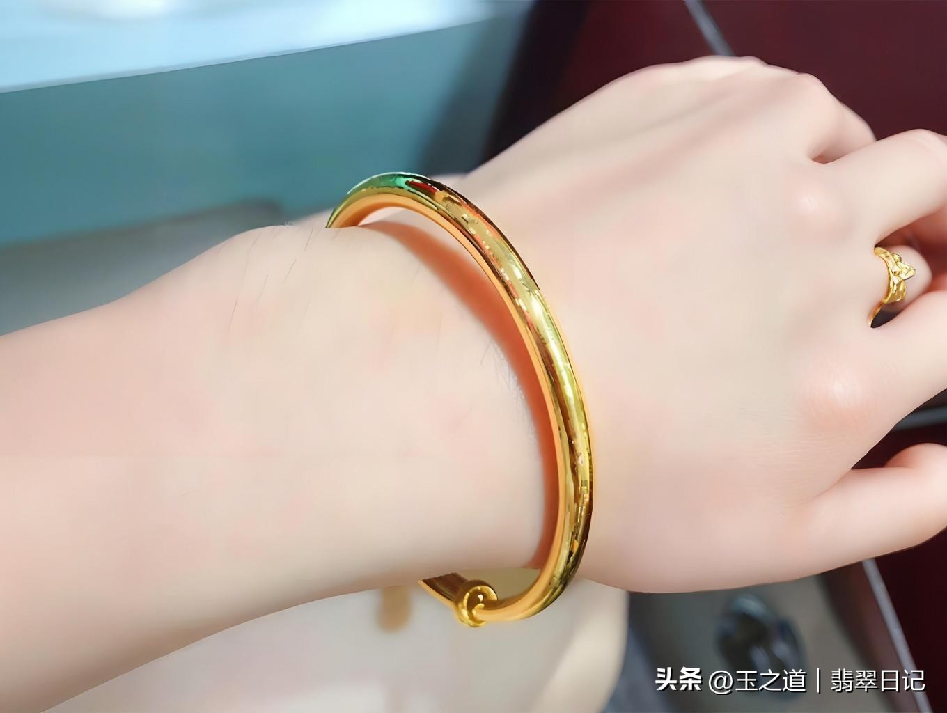手镯左右手佩戴讲究_108颗佛珠手链戴哪只手_手镯材质选择