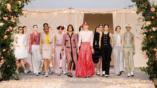 Chanel女式长裤时尚革命_Chanel女性解放设计理念_coco chanel女士