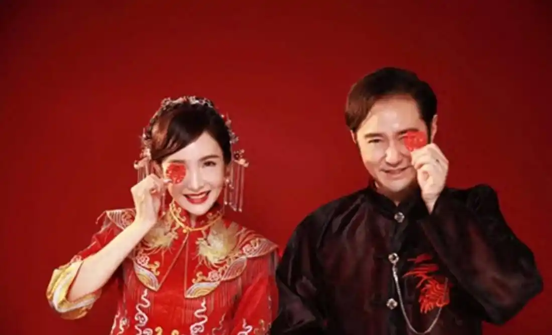 冯珏老公王雷雷_冯雷结婚八年没动静_冯雷何昊阳婚纱照