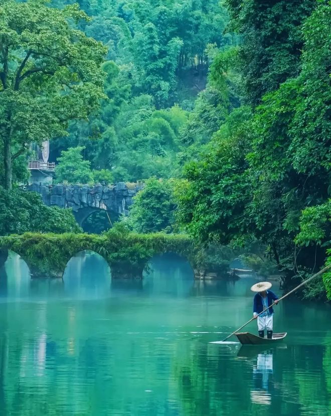 贵州旅游导游阿洁_贵州风景名胜区_贵州五日游行程安排