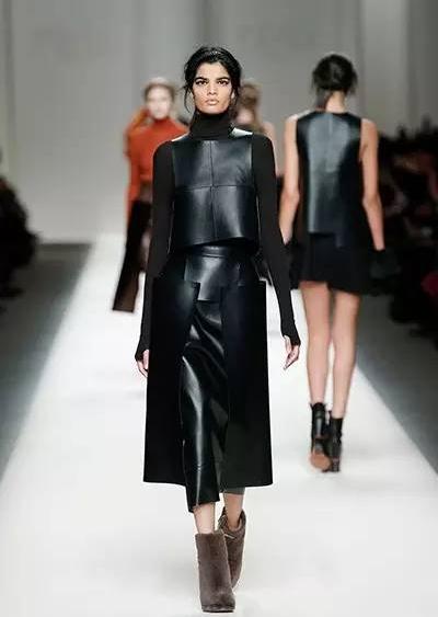 FENDI Baguette手袋设计_fendi官网没价格_FENDI品牌历史