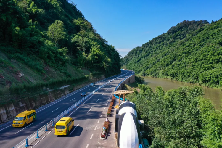 峨眉到雅安野地_雅安全国最美国道318公路旅行目的地_雅安交旅融合示范区