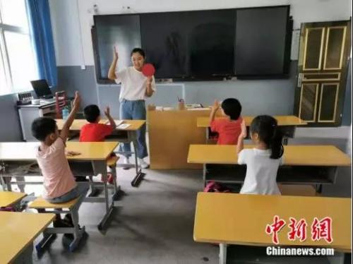 乡村教师支教经历_乡村小学教师生活_去乡村支教到妈妈全文