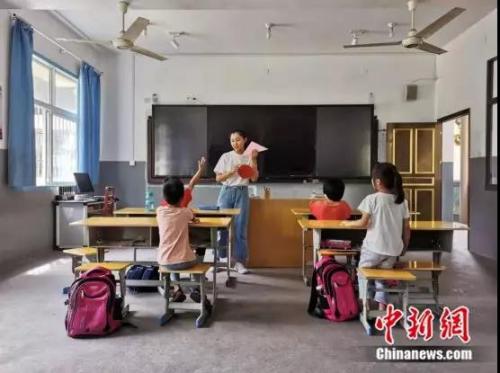 乡村教师支教经历_去乡村支教到妈妈全文_乡村小学教师生活
