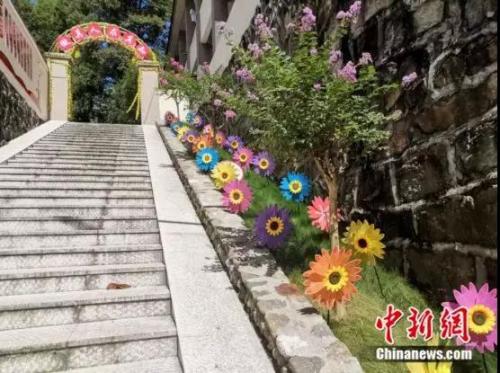 乡村教师支教经历_去乡村支教到妈妈全文_乡村小学教师生活