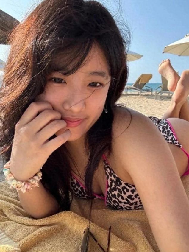 梧桐妹打唇钉被抨击 贾静雯态度_贾静雯照片生活照_贾静雯女儿梧桐妹 大胆晒比基尼照