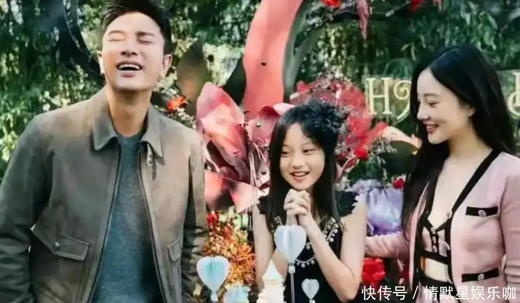 甜馨晒旧照回应劝和_贾乃亮李小璐离婚原因_李小璐贾乃亮照片
