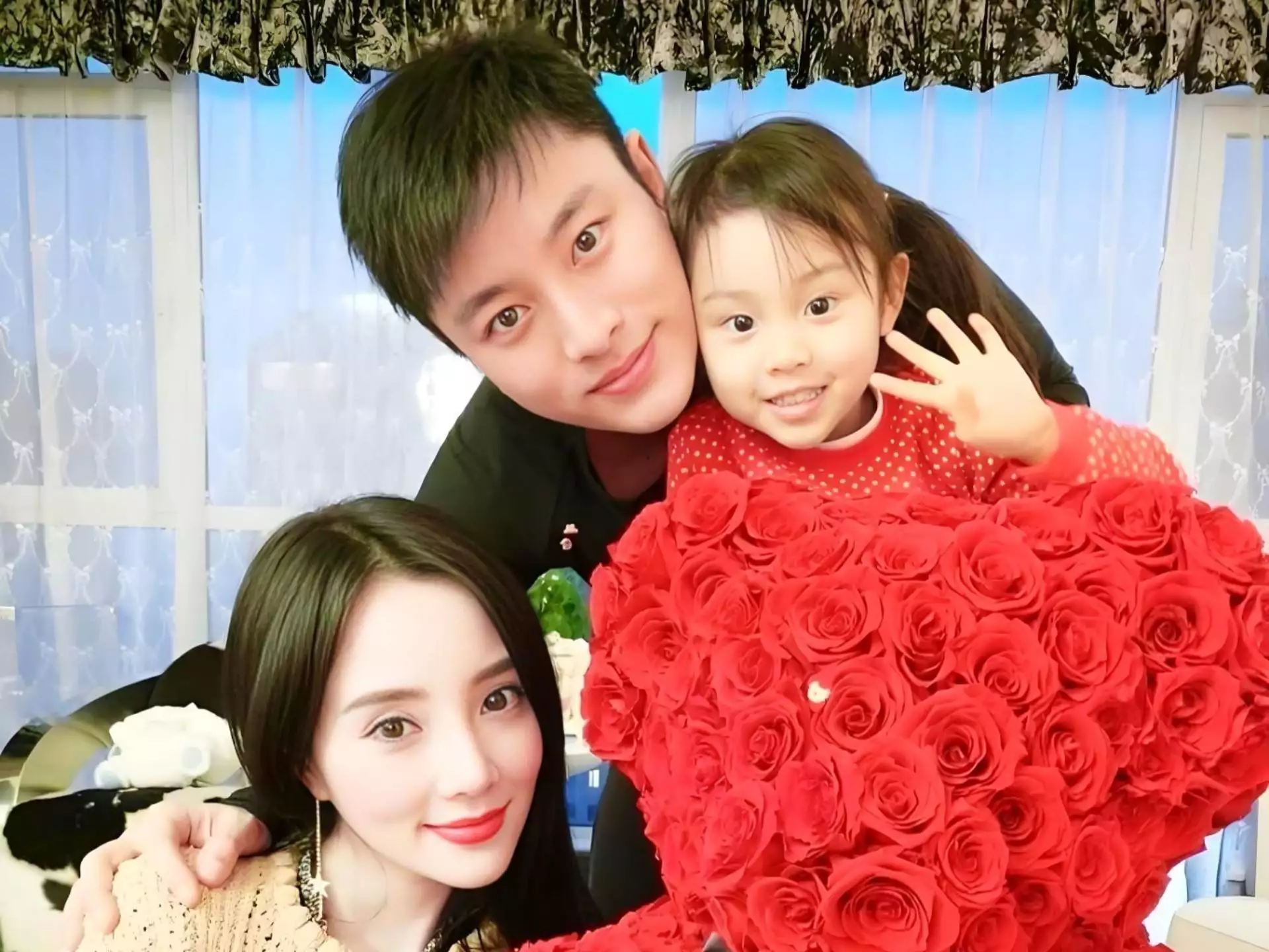 李小璐短视频带货_李小璐贾乃亮照片_贾乃亮直播带货