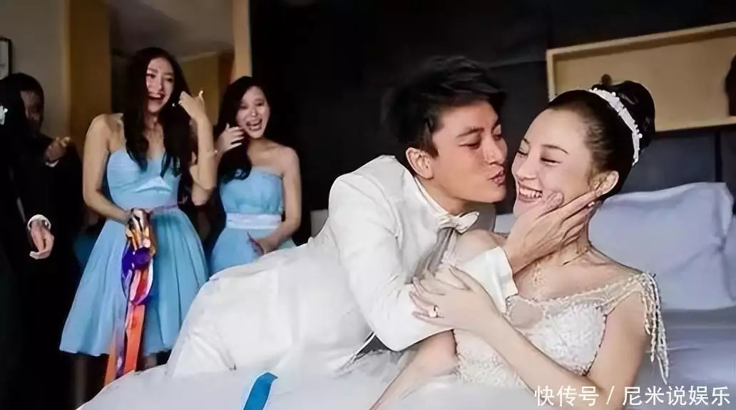 甜馨一家三口合作拍摄视频_贾乃亮李小璐冰释前嫌_李小璐贾乃亮照片