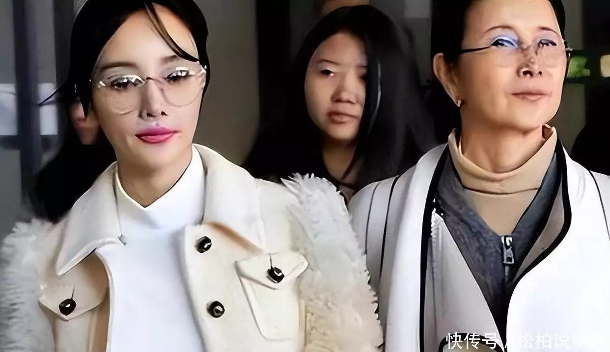 李小璐嫁给贾乃亮母亲反对的原因_李小璐贾乃亮照片_李小璐母亲张伟欣当初心软决定女儿嫁给贾乃亮