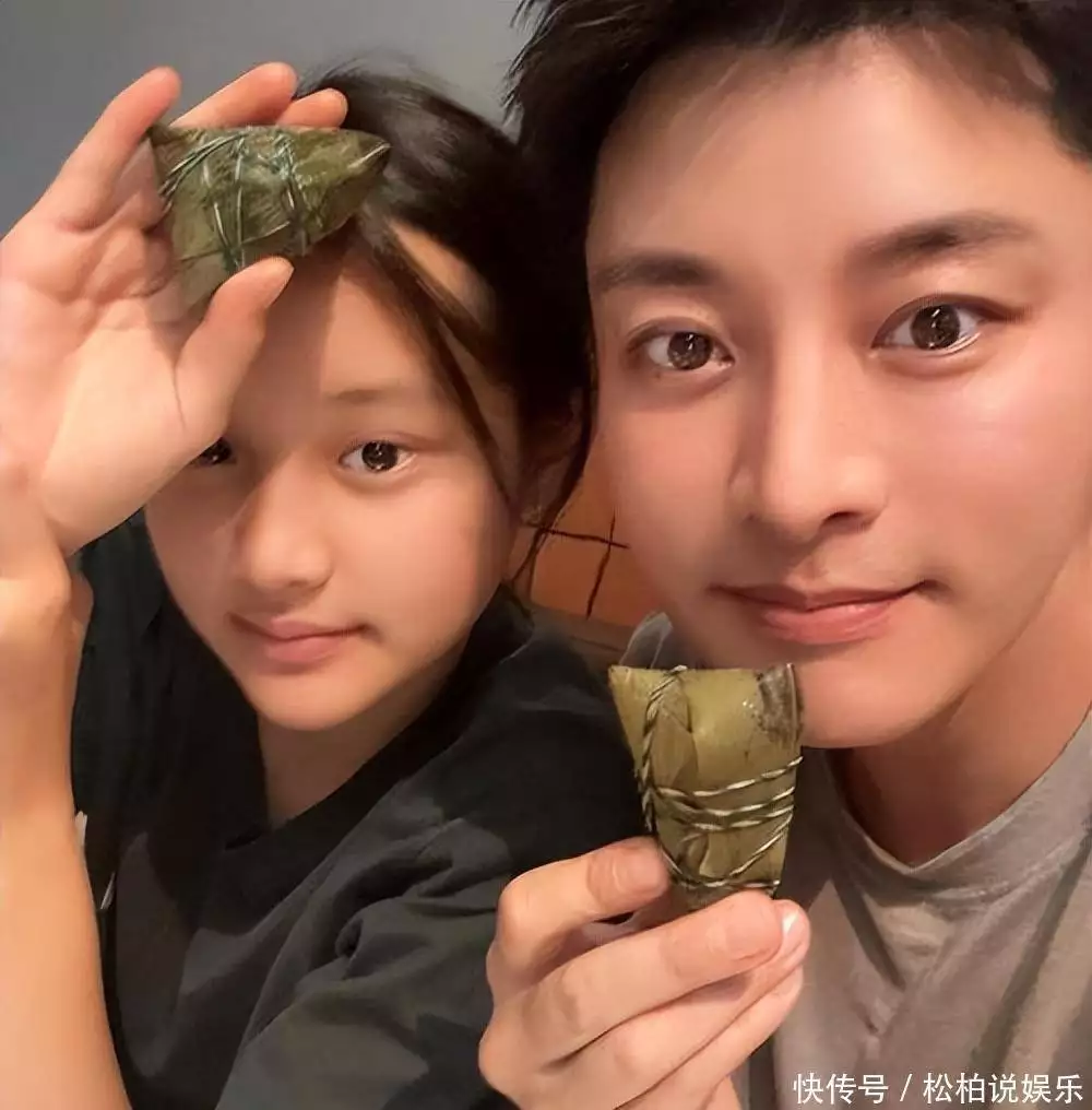 李小璐嫁给贾乃亮母亲反对的原因_李小璐贾乃亮照片_李小璐母亲张伟欣当初心软决定女儿嫁给贾乃亮