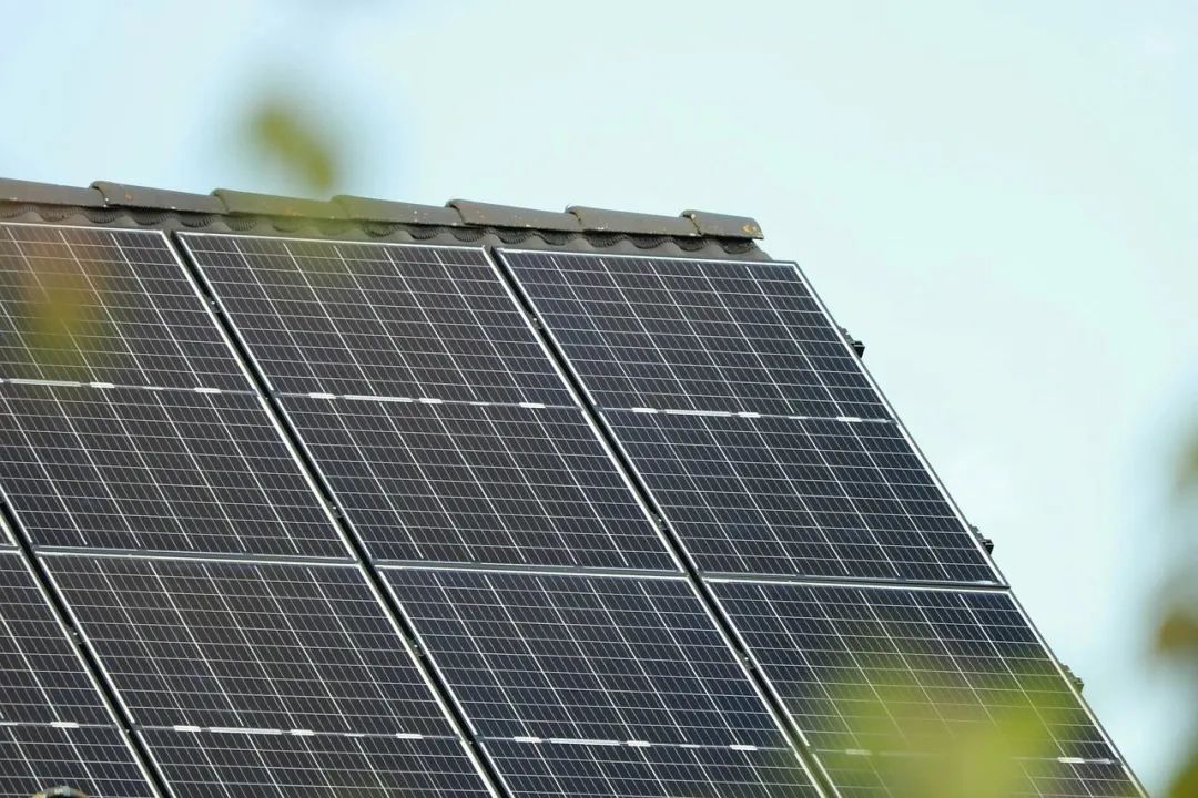 光伏太阳能产业_中国光伏新增装机规模_2022年光伏装机量增长