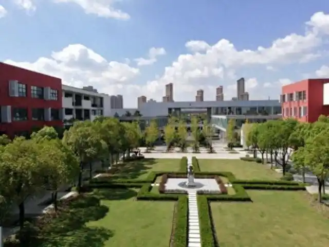 上海交大附中 特色 物理 化学_上海交通大学附属中学嘉定分校 办学理念 办学特色