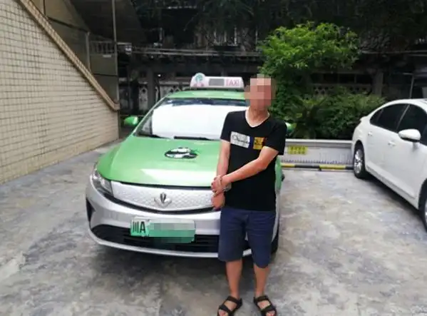网约车司机碰瓷案件_新丰碰瓷党_成都交警打击碰瓷诈骗