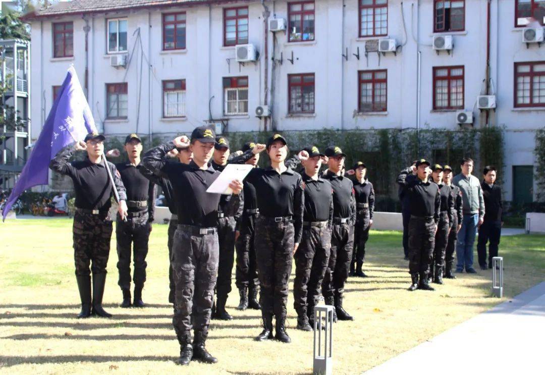 国旗护卫队刘岩近况_复旦大学国旗护卫队新队员名单_复旦大学国旗护卫队入队仪式