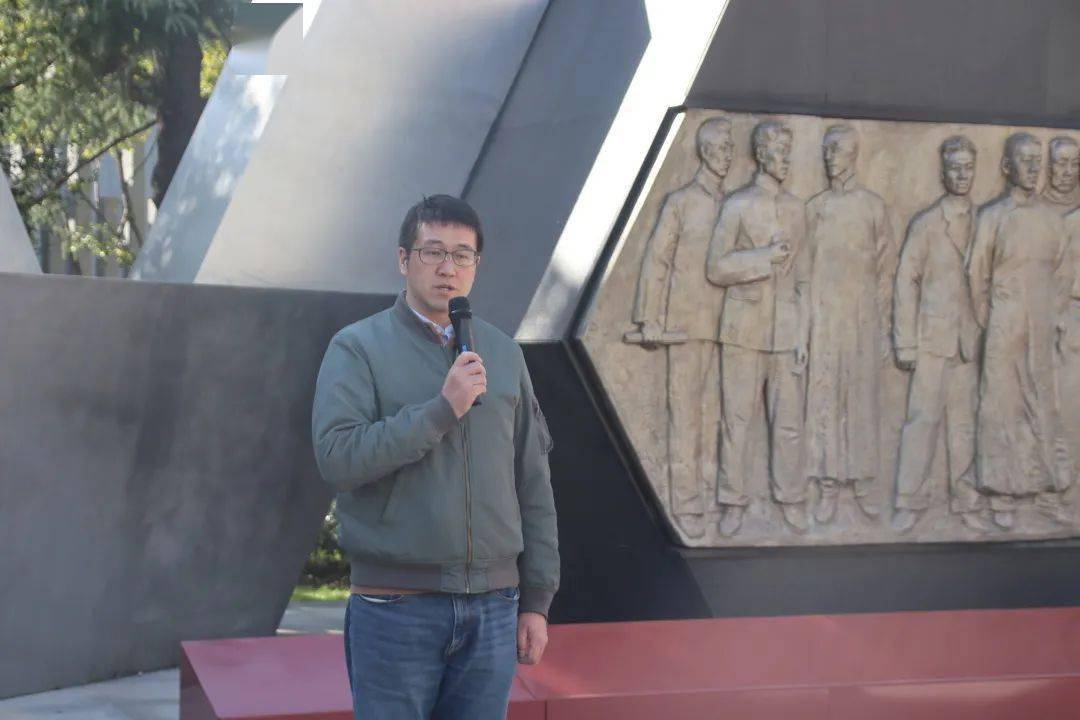 复旦大学国旗护卫队新队员名单_国旗护卫队刘岩近况_复旦大学国旗护卫队入队仪式