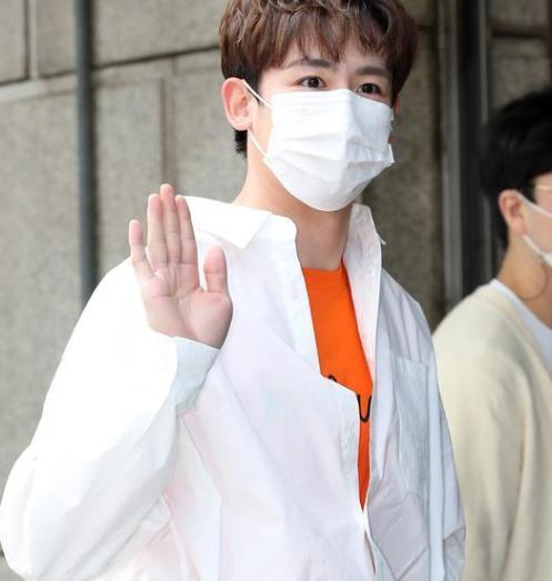 维尼夫妇 尼坤 宋茜 近照_维尼夫妇 尼坤 发福 中年大叔_宋茜和尼坤我们结婚了