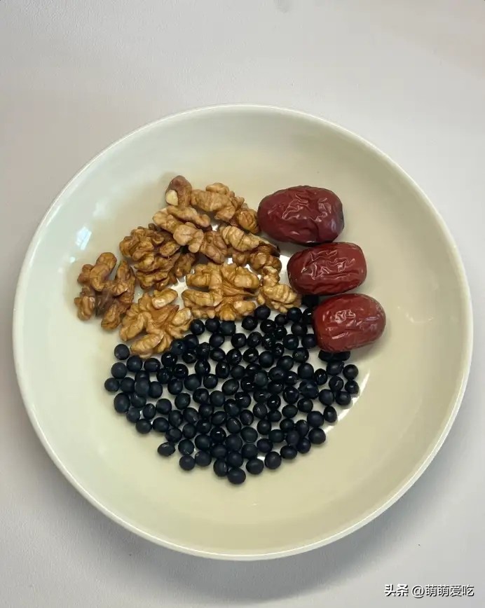 儿童喝什么牛奶好_老人孩子易吸收豆浆推荐_早餐豆浆做法