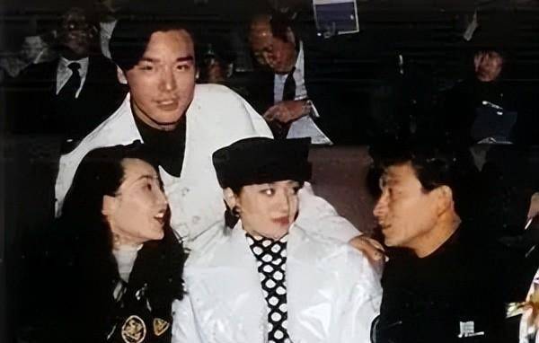 1993梅艳芳生日宴会成龙向华强冲突_梅艳芳葬礼向华强_成龙向华强矛盾详细情况