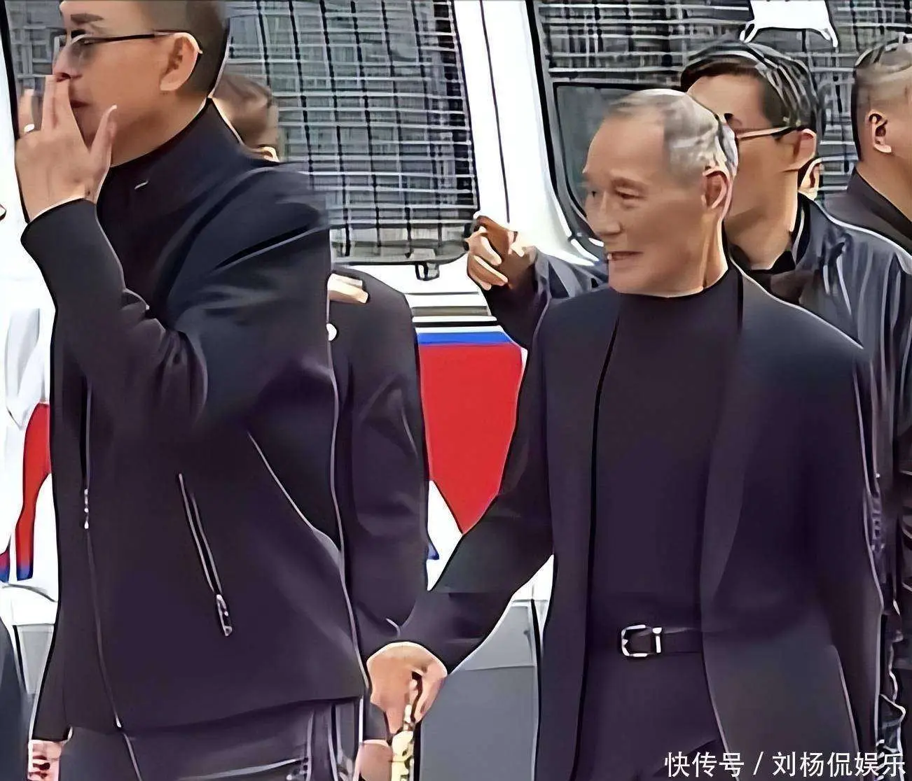 香港向华炎葬礼规模_梅艳芳葬礼向华强_向华炎黑白两道送行人数