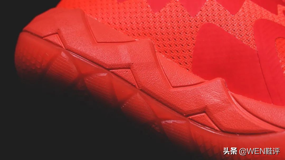 彪马的鞋怎么样_PUMA MB.01拉梅洛鲍尔签名鞋_拉梅洛鲍尔三球签名鞋设计细节