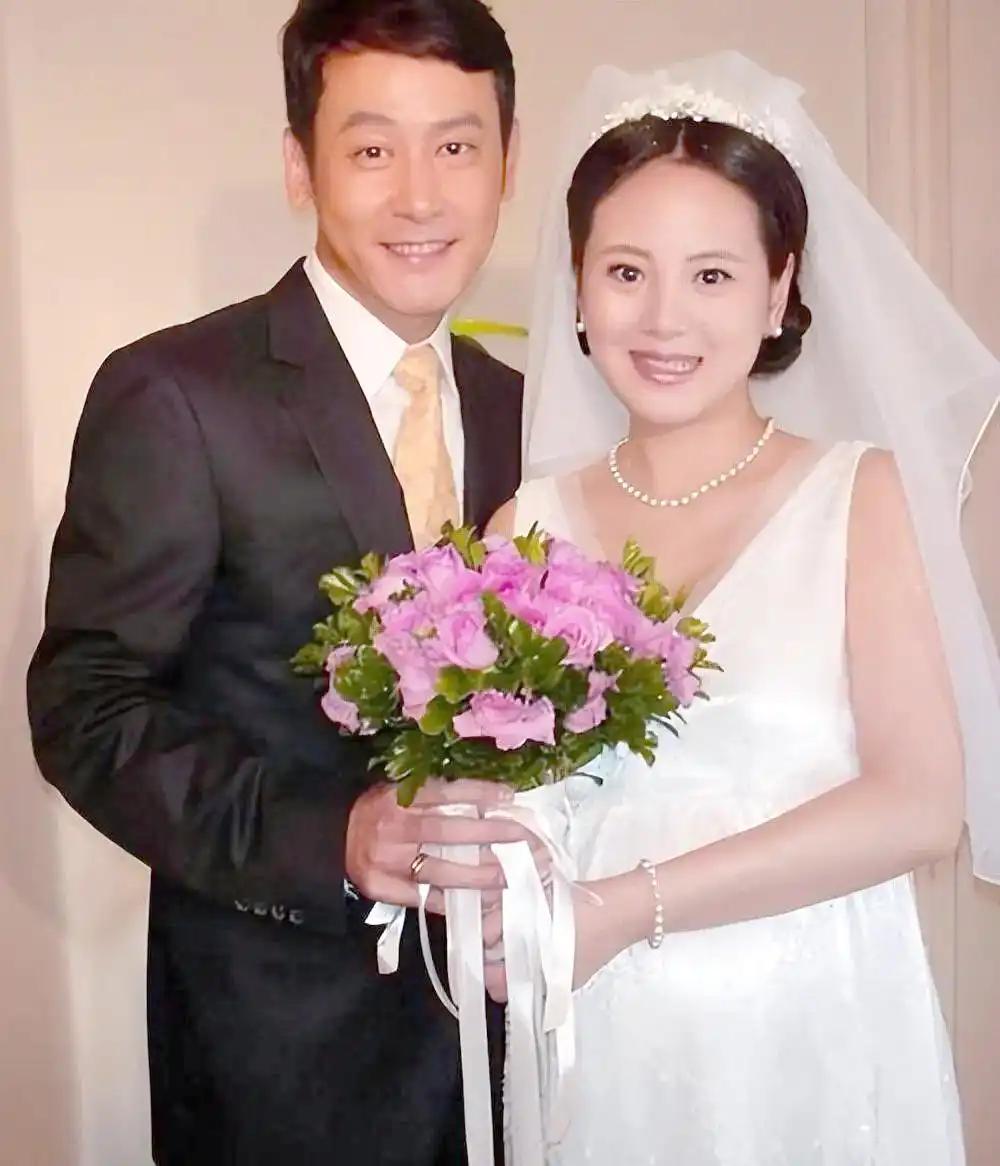 王艺璇邱心志婚姻经历_邱心志儿子_王艺璇离婚后带着儿子生活