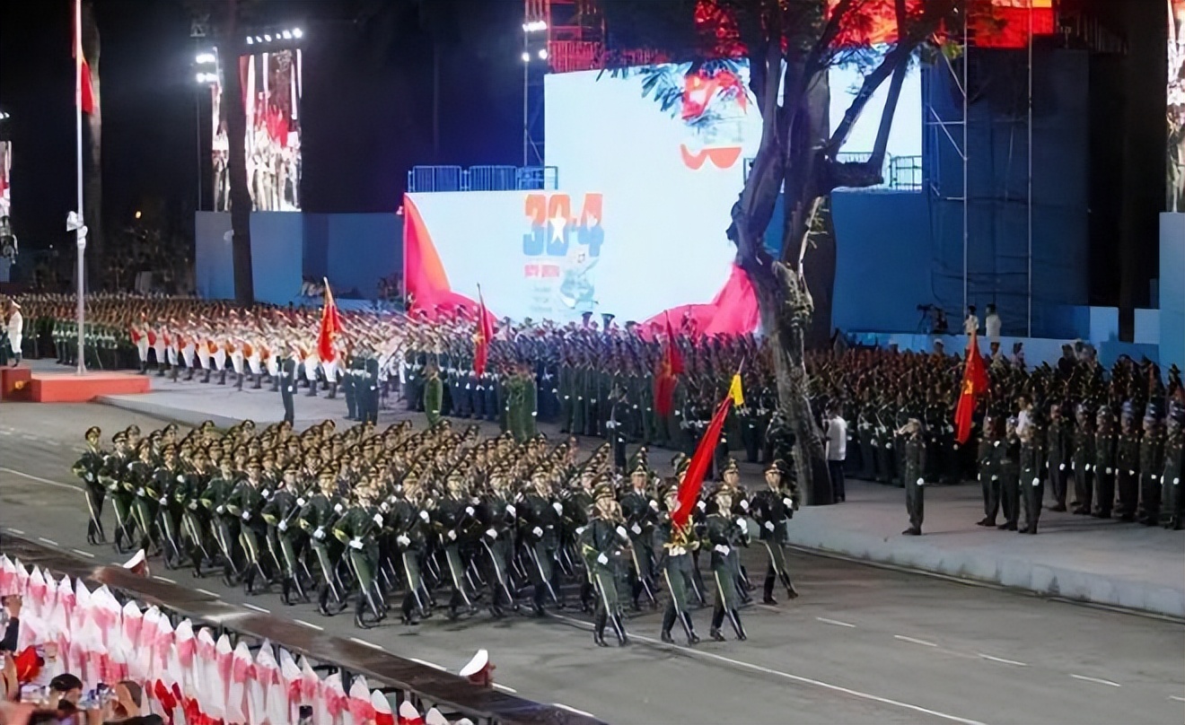 越南仪仗队身高_越南九二大阅兵 中国元素_越南阅兵模仿中国