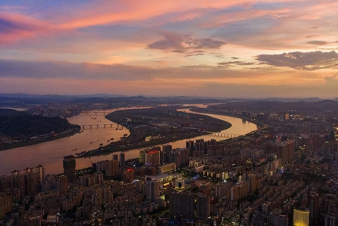 广西经济发展_广西共有多少个市级市_广西梧州晋级大城市