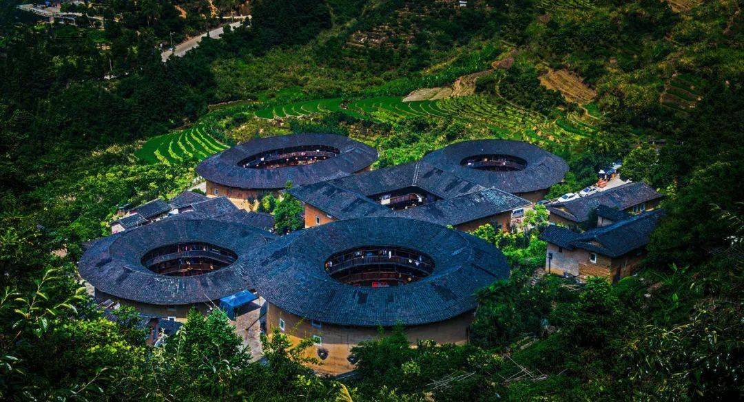 厦门云水谣图片_福建土楼云水谣田螺坑土楼群南普陀寺火山岛自然生态风景区行程安排高级型820元成人440元大童290元小童漳州市南靖县厦门市漳浦县前亭