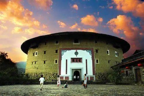 福建土楼云水谣田螺坑土楼群南普陀寺火山岛自然生态风景区行程安排高级型820元成人440元大童290元小童漳州市南靖县厦门市漳浦县前亭_厦门云水谣图片